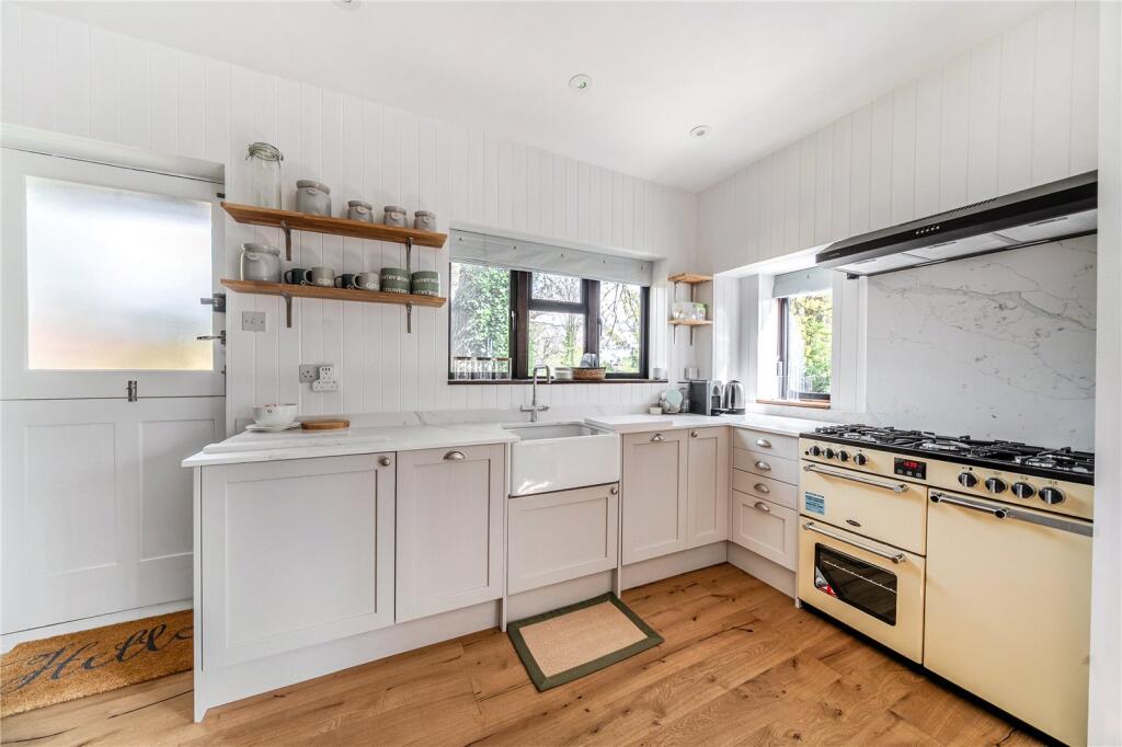 Esher Place Avenue, Esher, KT10 – pohled 5