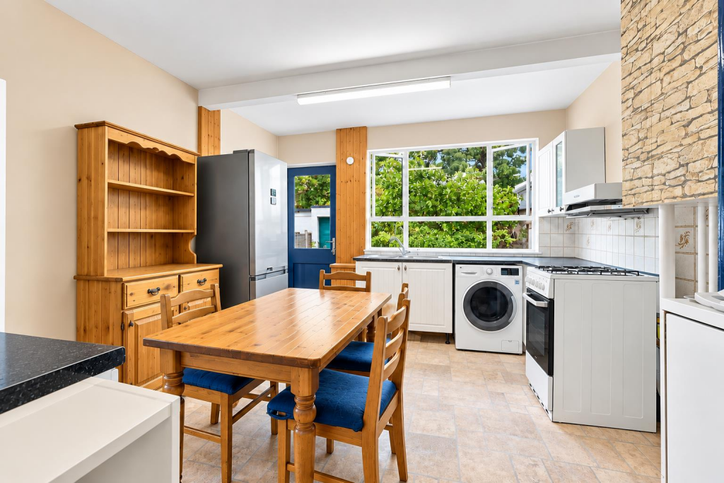House in Southall - View 5