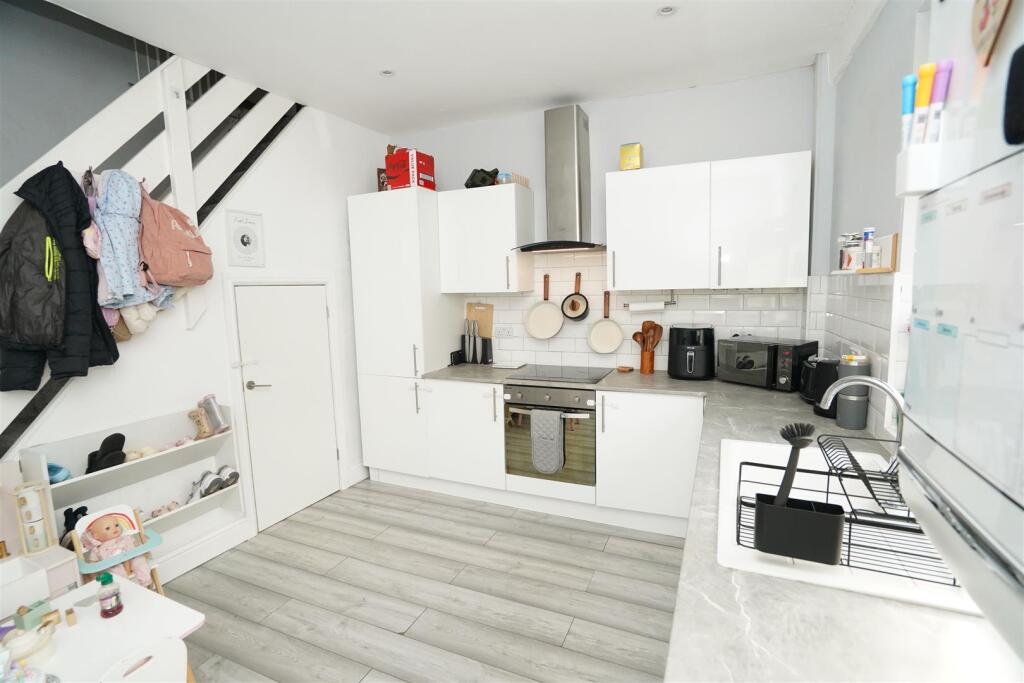 Dixon Street, Horwich, Bolton - View 3