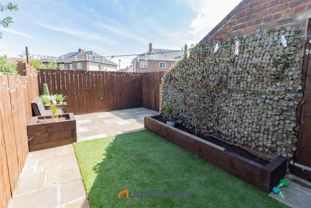 Apartment in North Tyneside, North East - More