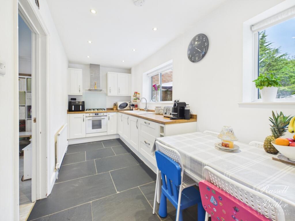 House in Milton Keynes, Charndon - View 4