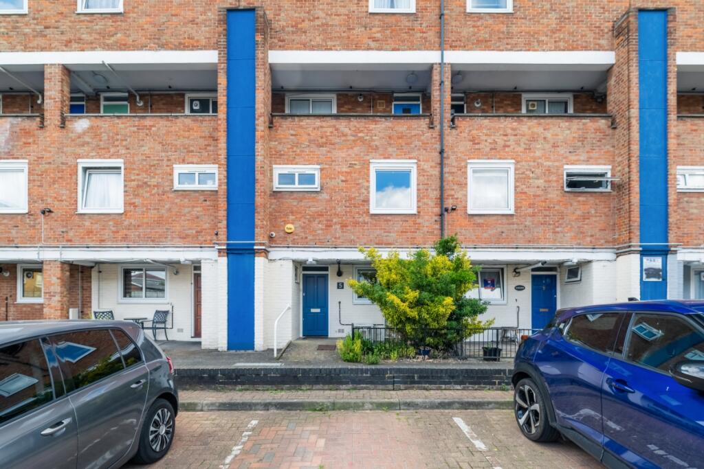 3 bedroom maisonette for rent