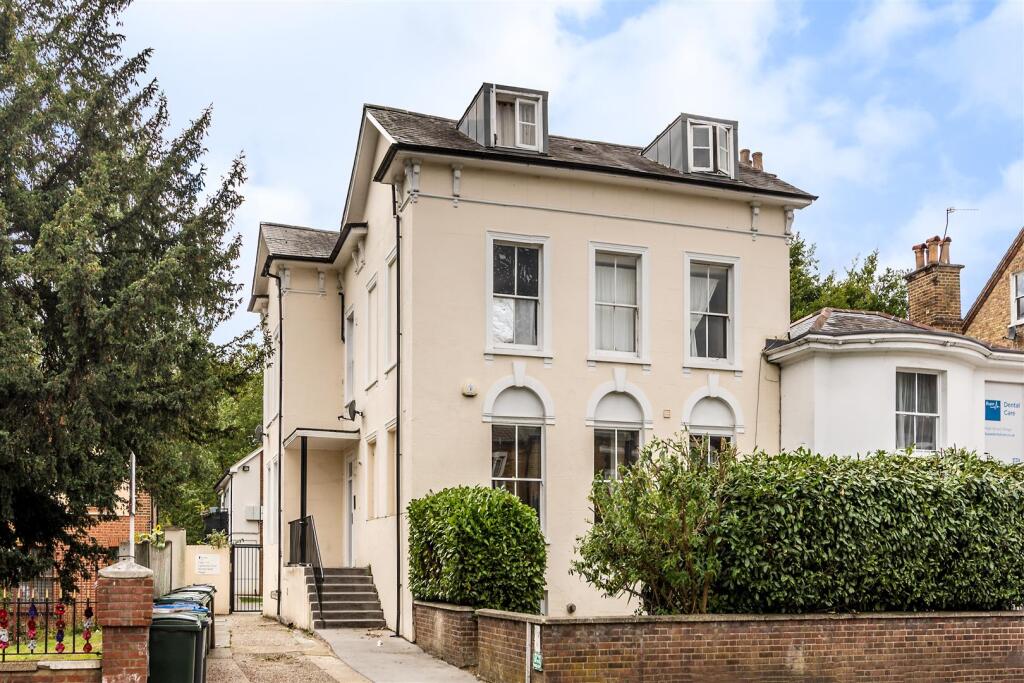 Main image of property: High Street, Penge, SE20