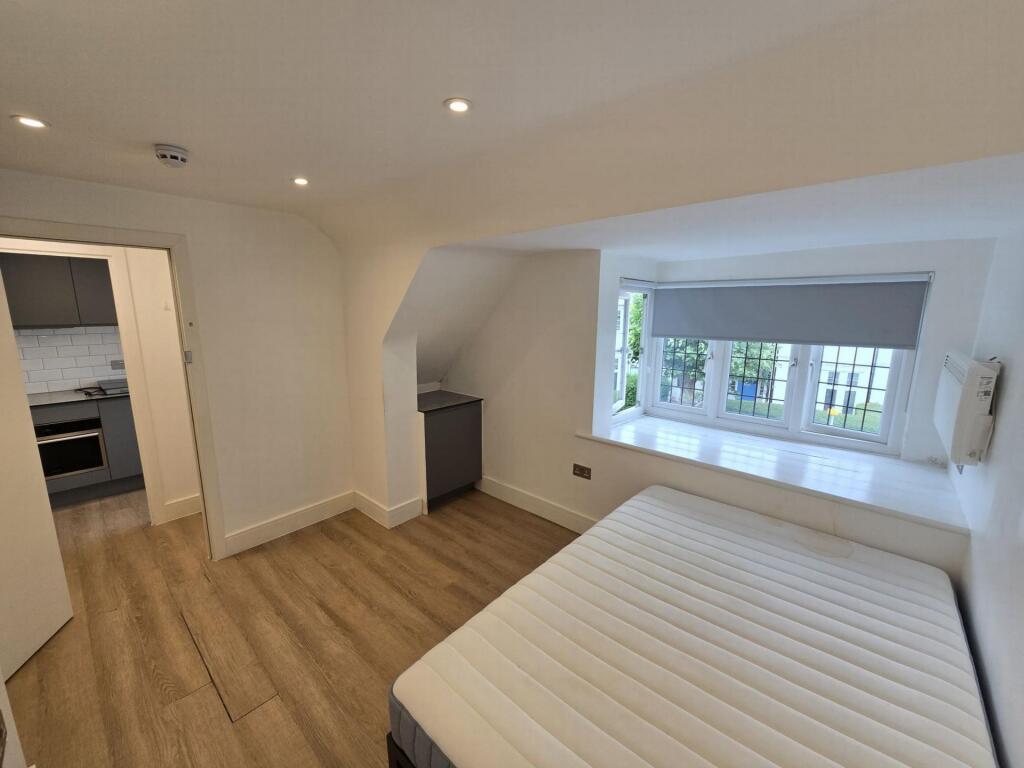Main image of property: Temple Gardens, London, NW11