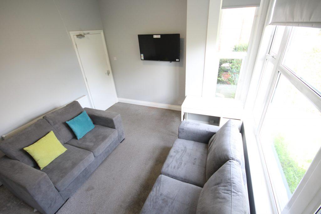 6 bedroom terraced house for rent