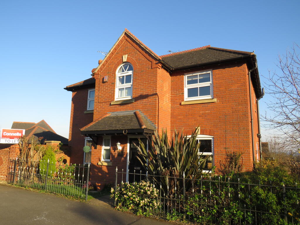 Main image of property: Charingworth Drive, Warwick