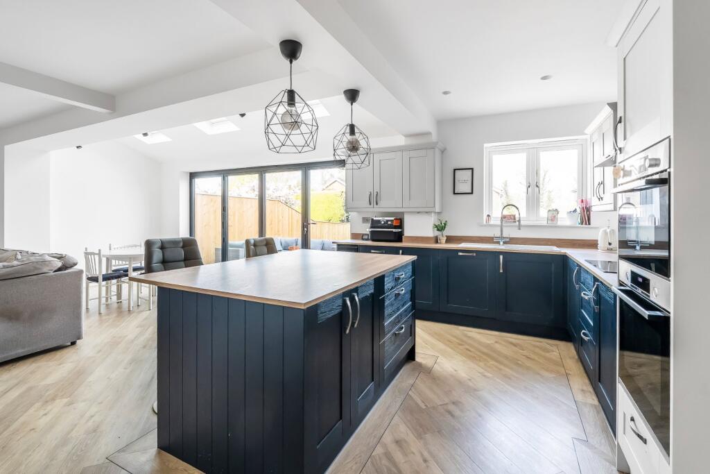 Duncan Drive, Guildford, Surrey, GU1 - View 2
