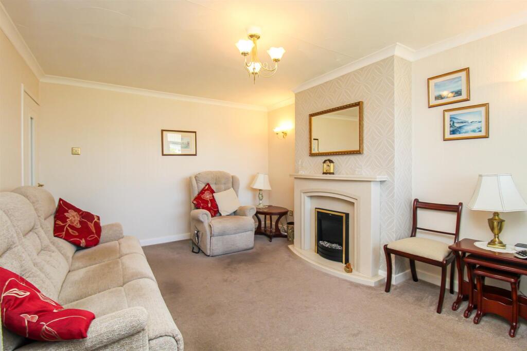 House in Wakefield, Thornes - View 4