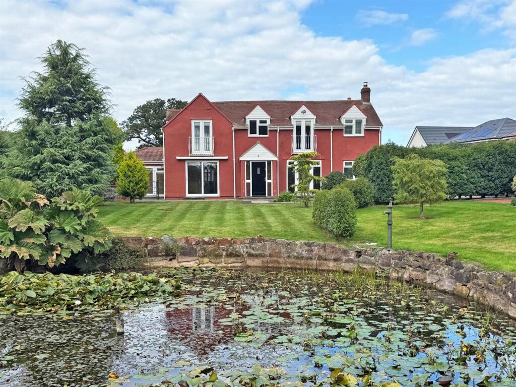 4-bed detached on Welshpool Road, Bicton Heath, Shrewsbury, £625,000