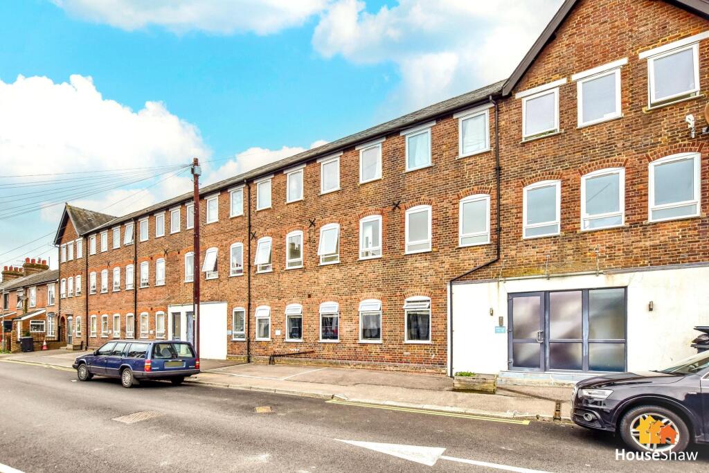 Main image of property: 2 Buck House, Sunnyside Road, Chesham HP5 2AR