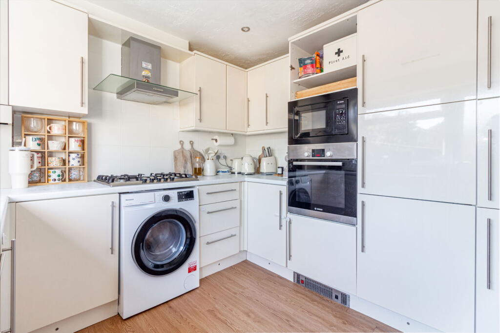 Kirby Avenue, Woodloes Park, Warwick - View 2