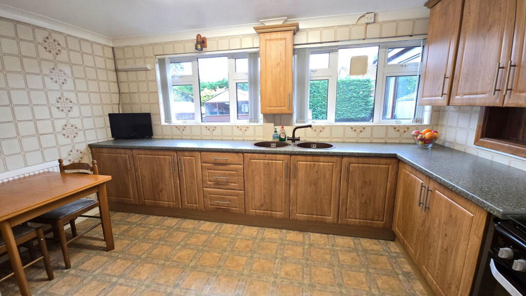 Digby Road, Newbury, RG14 1TT photo 3
