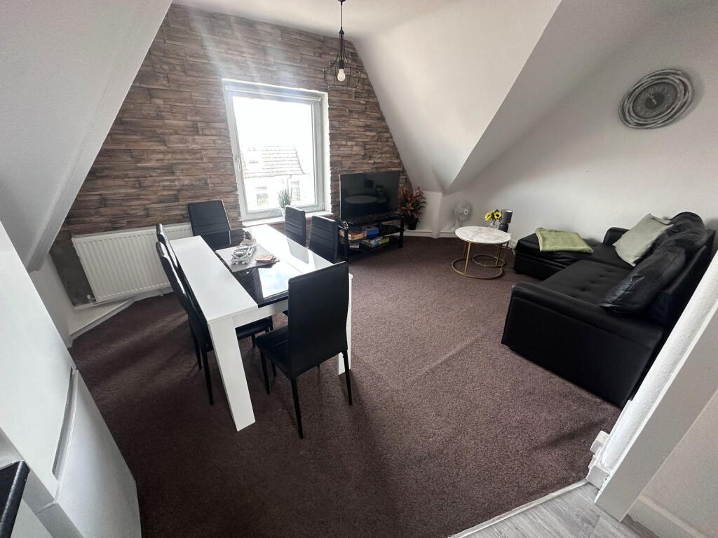 Apartment in Eastbourne, Seaside, Roselands - View 2