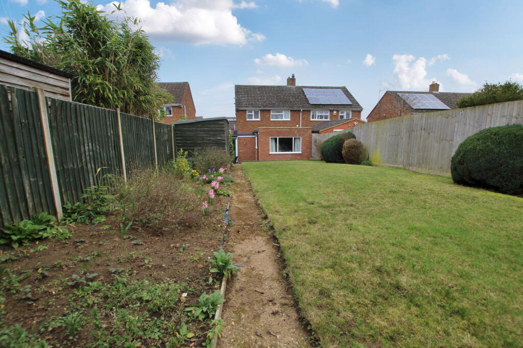 Spencer Close, Potton photo 4