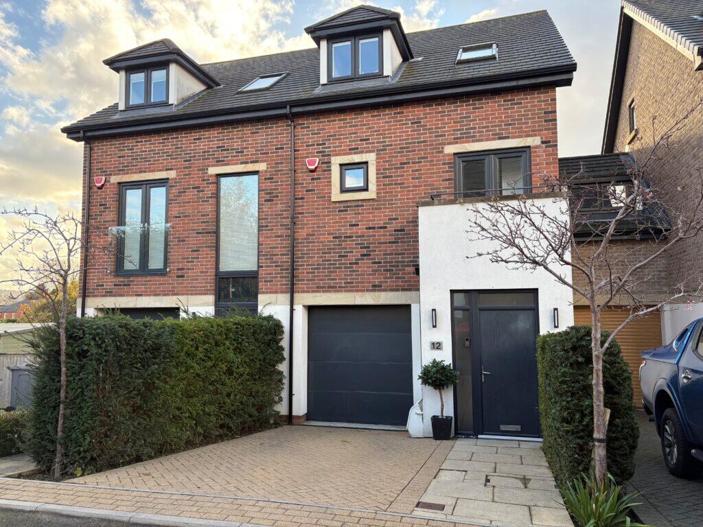 Main image of property: Castle Mount, Mirfield, WF14 9FE