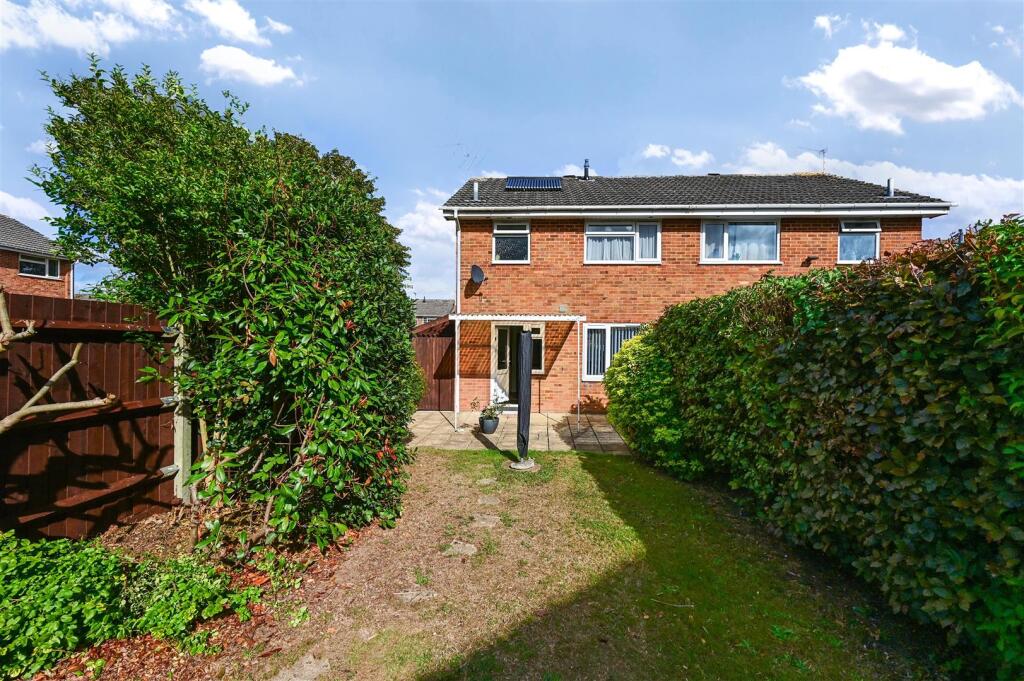 House in Basingstoke and Deane, Viables - View 4
