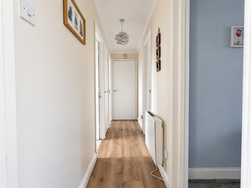 Apartment in Chelmsford - View 5