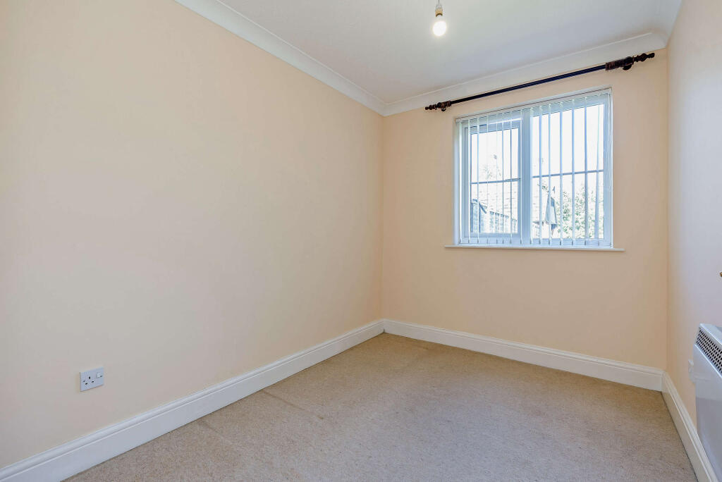 Blacksmiths Row, High Street, Markyate, AL3 8NZ photo 3