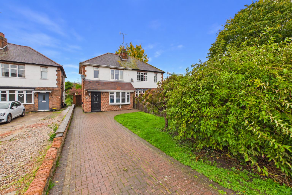 3 Bedroom Semi-Detached in DE13 0PA
