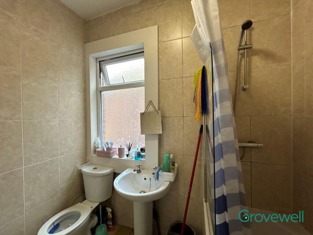 House in Manchester, Greater Manchester - More