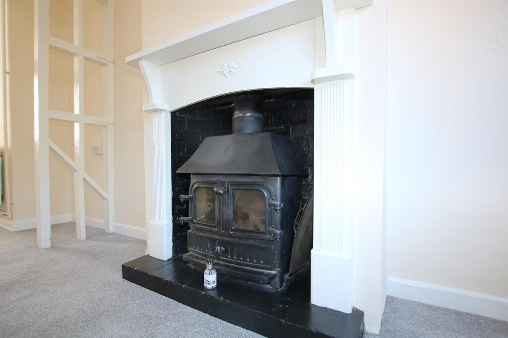 House in West Suffolk, Studlands Park, Newmarket - More