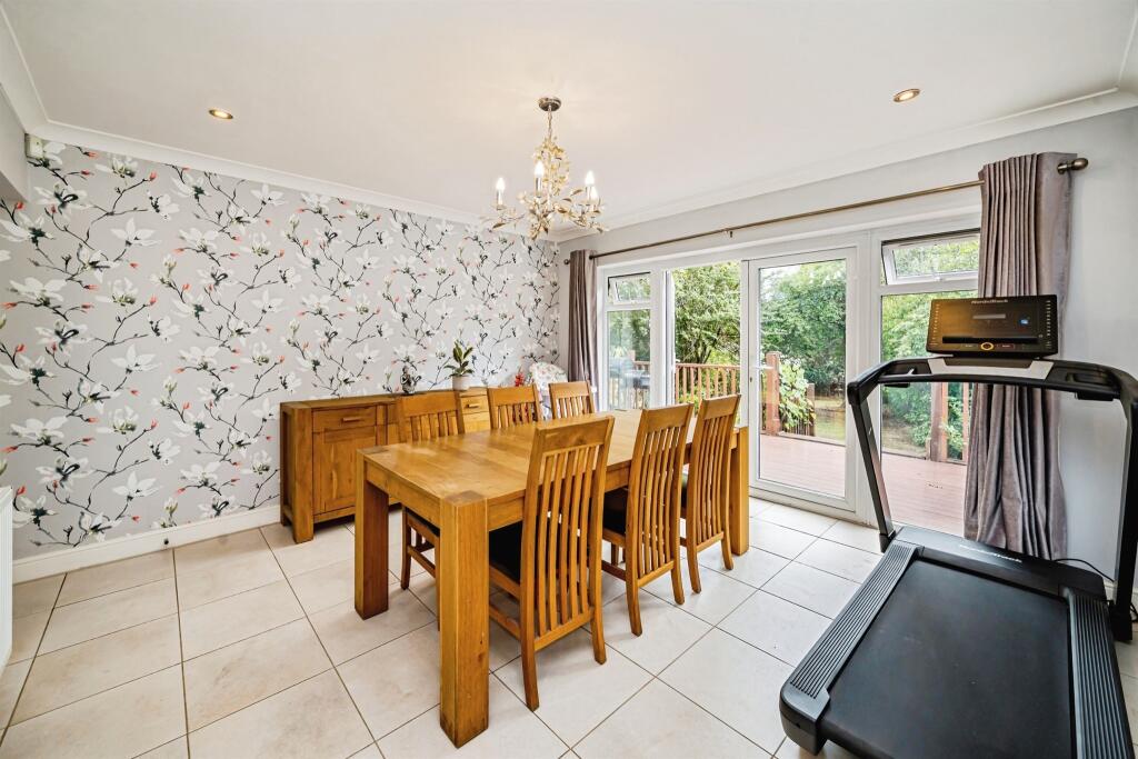House in Slough - View 5