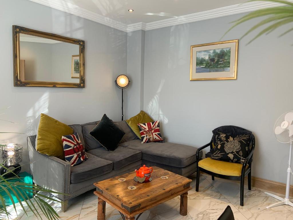 Main image of property: Bentworth Road, Shepherds Bush, London, W12 7AA