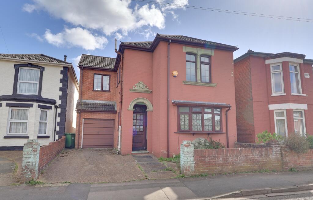 3-bed detached on St Denys, Southampton, £250,000