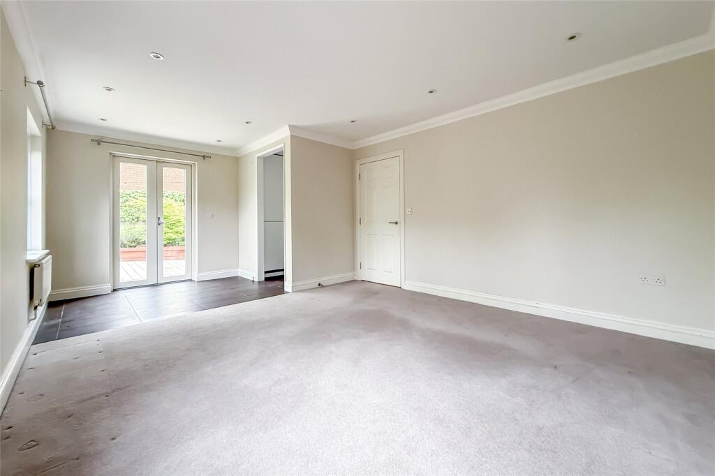 Lavender Crescent, St. Albans, Hertfordshire, AL3 photo 4