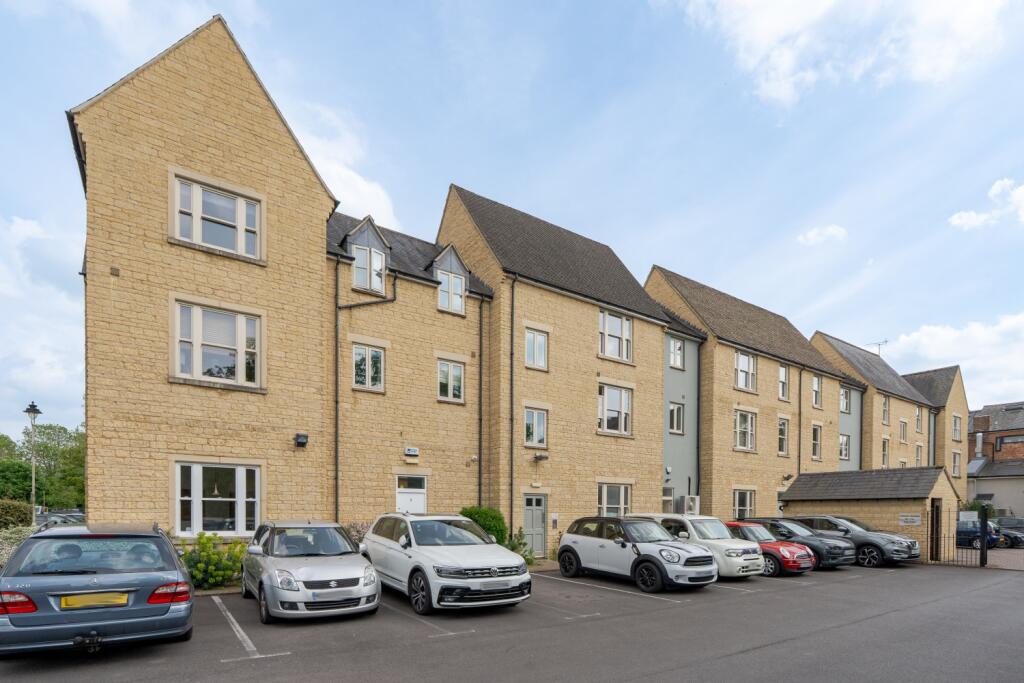 Main image of property: Mill Walk, Witney, Oxfordshire, OX28