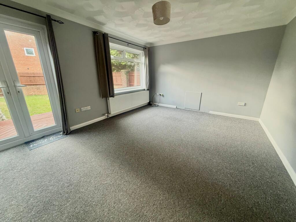 Redhoave Road, Canford Heath photo 3