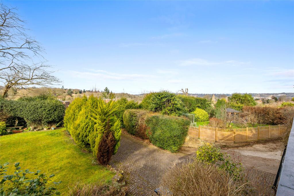 Woodhurst Lane, Oxted, Surrey, RH8 photo 3