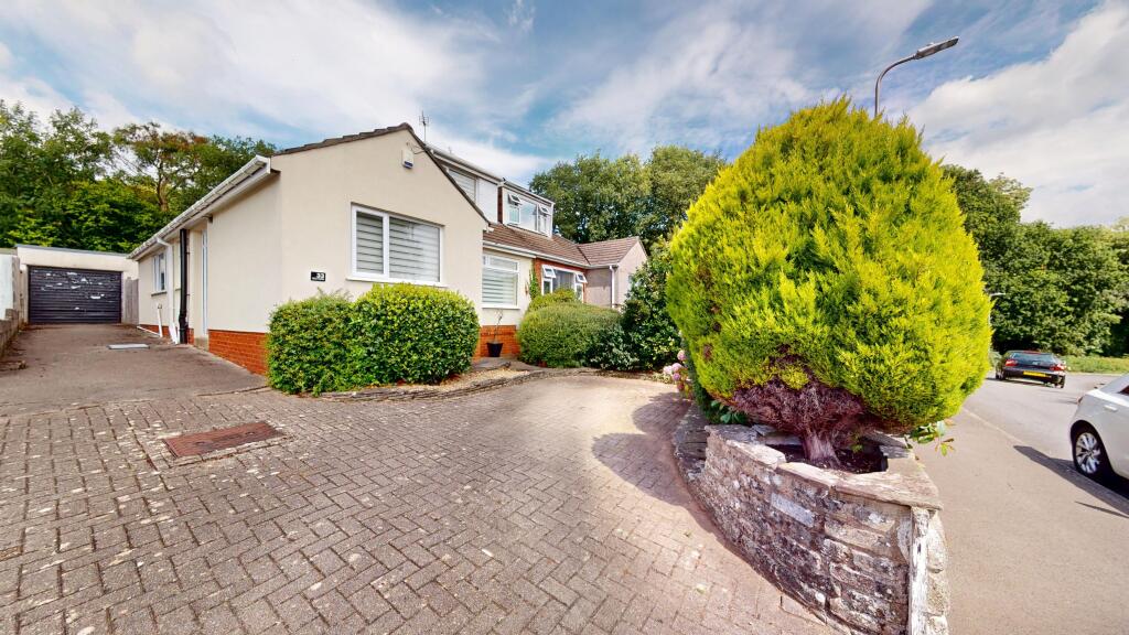 Main image of property: Gron Ffordd, Rhiwbina, Cardiff, CF14