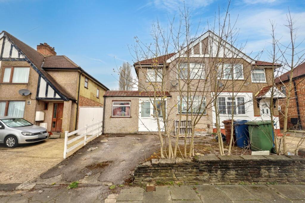 Main image of property: 129 Long Elmes, Harrow, Middlesex, HA3 5LB