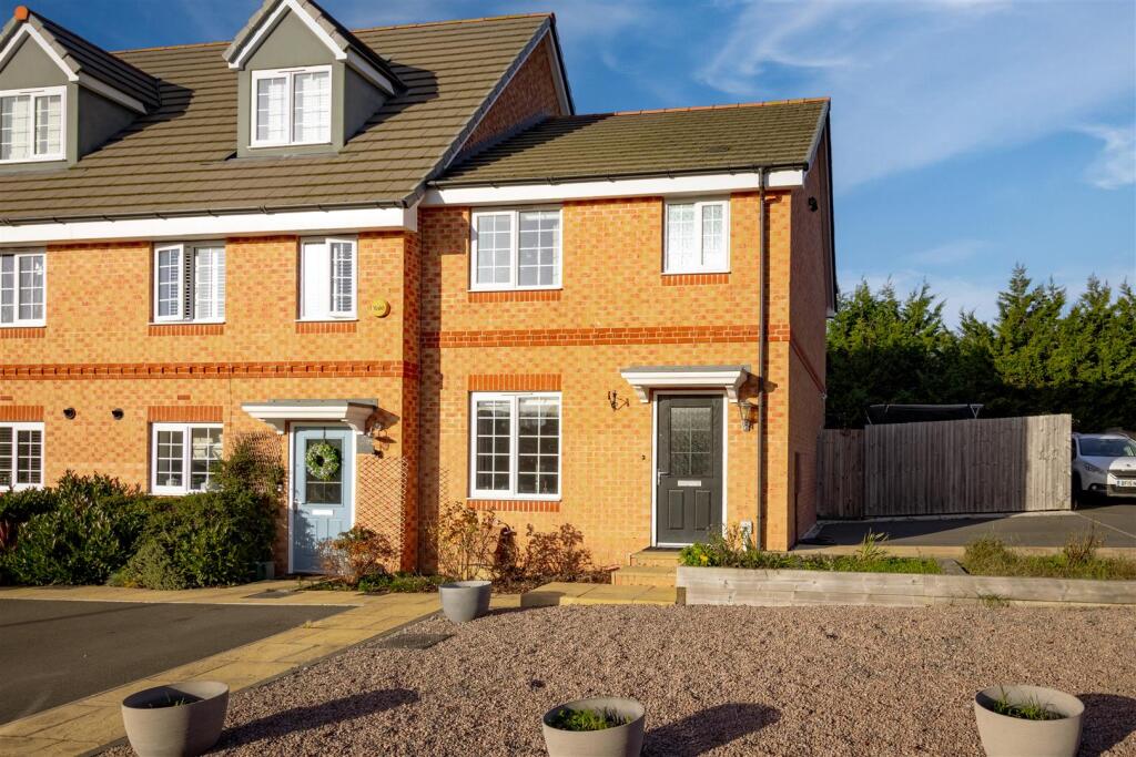 Flint Close, Southam photo 3