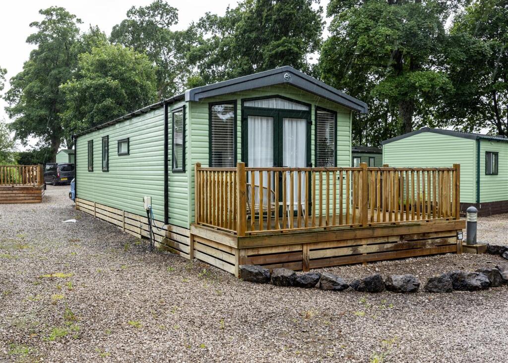 3-bed caravan on 18 Flying Horseshoe Caravan Park, Clapham Station, £65,000
