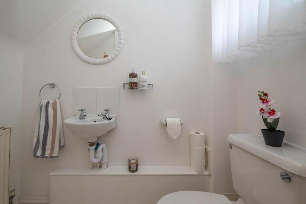 House in Canterbury, Stuppington, Wincheap - More