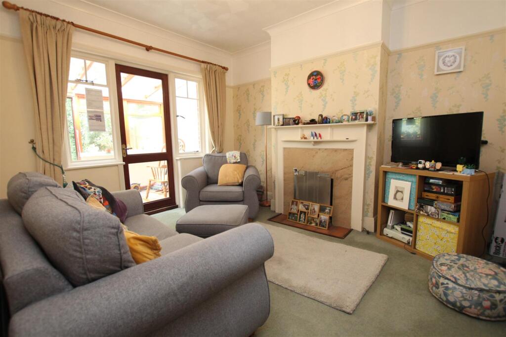 Main image of property: Bishopstoke Road, Bishopstoke, Eastleigh