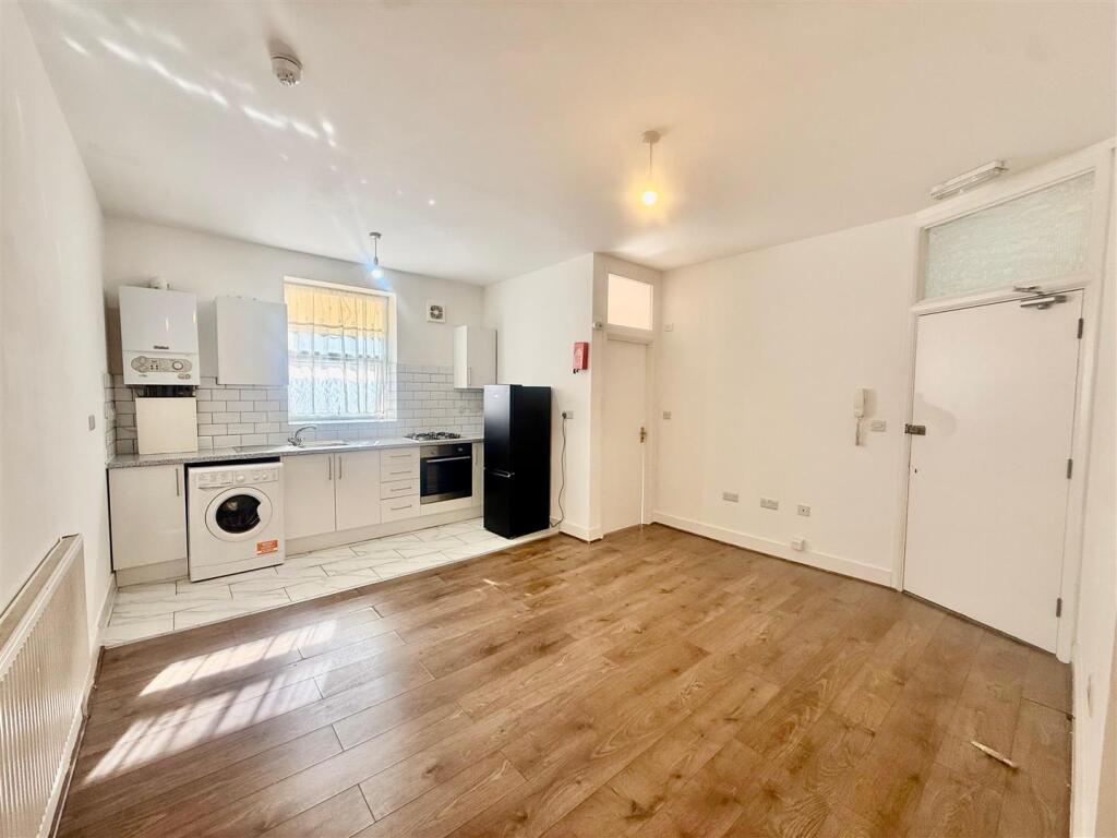 Main image of property: York Mews, Ilford