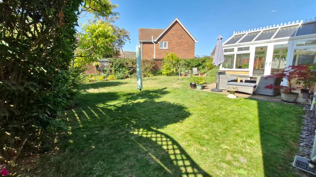 Chariots Way, BASTON, Peterborough, PE6 photo 2
