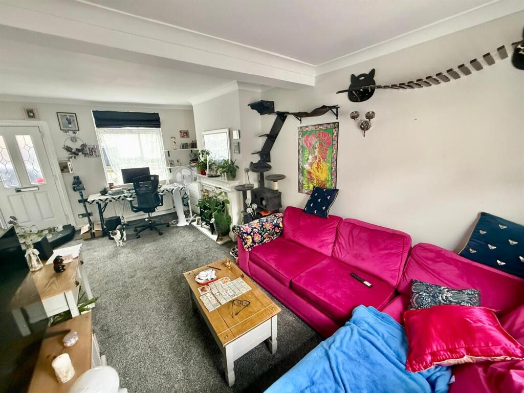 House in Macclesfield, Hurdsfield - View 4