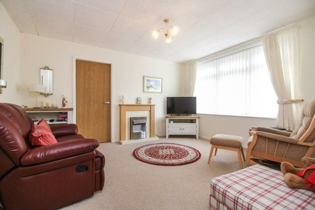 Thorntree Drive, Whitley Bay photo 3