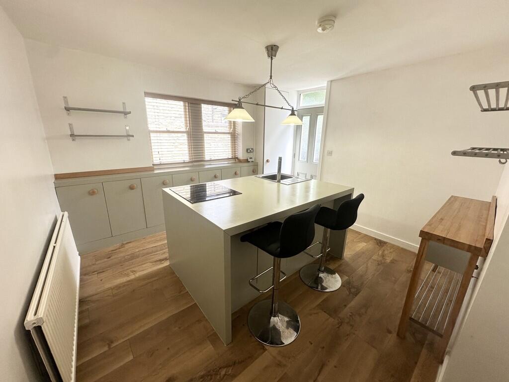 Apartment in Bradford, Simpson Green, Greengates - View 2