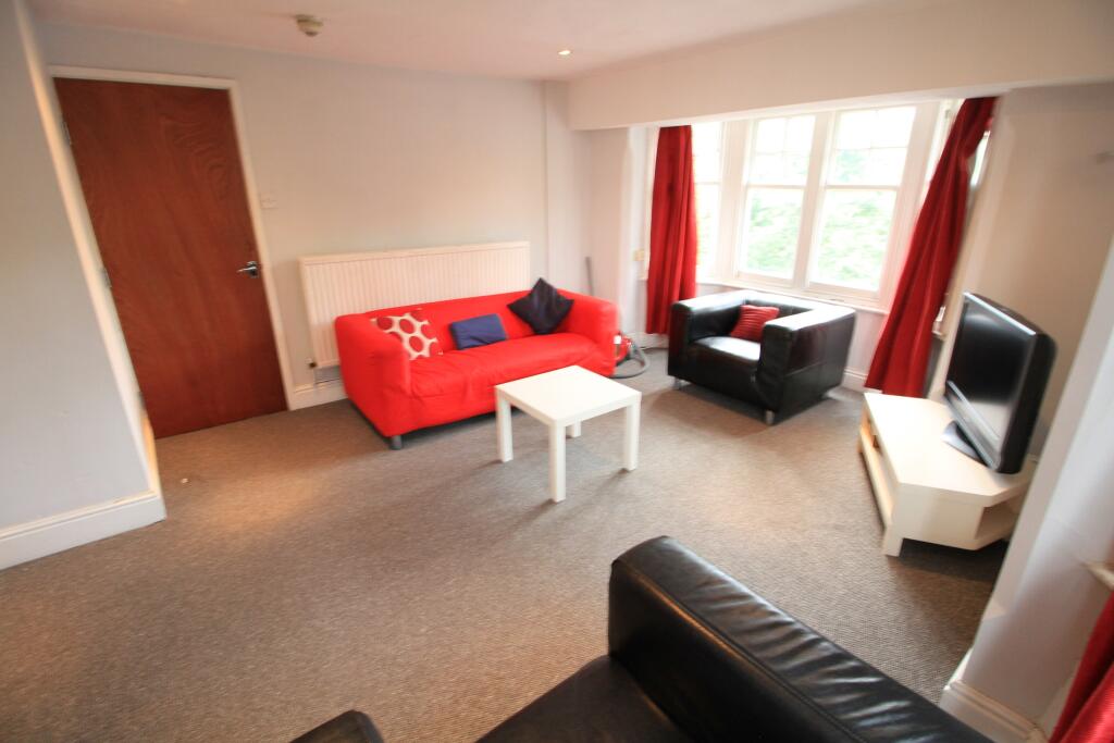 Apartment in Nottingham, Carrington - View 3
