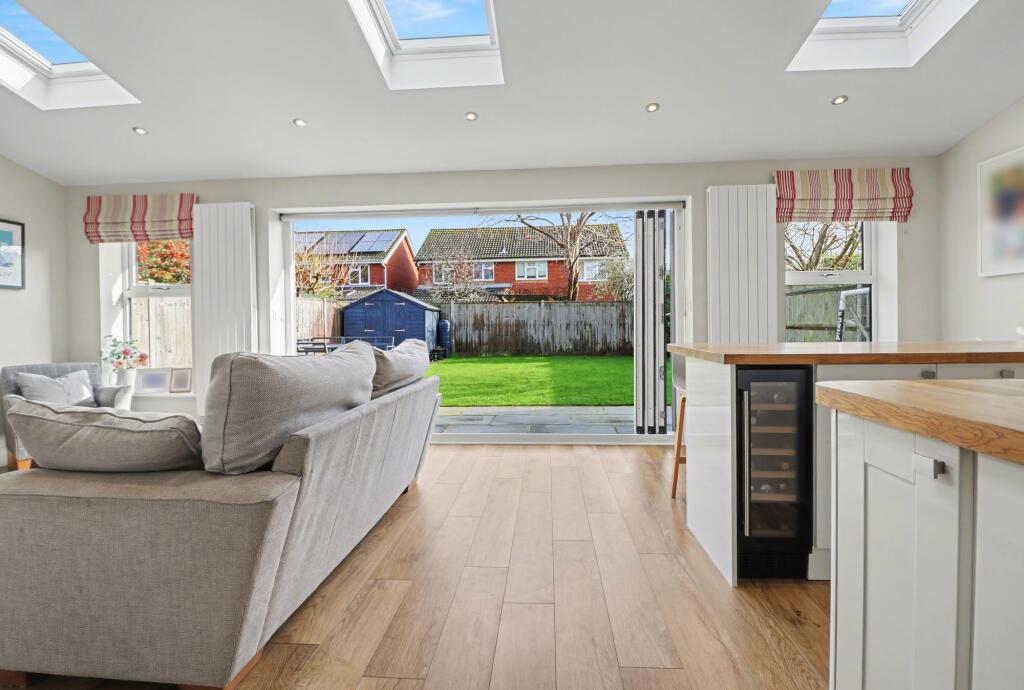 House in Eastleigh, Hamble-le-Rice - More