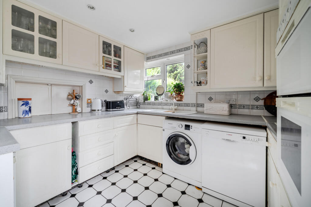House in Slough - View 5