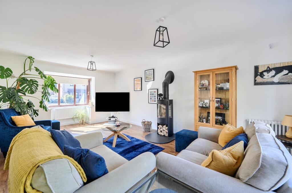 3, Bucklers Mead, Yetminster, Sherborne photo 3