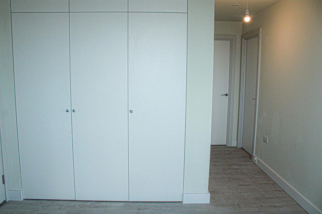 Apartment in Sandwell, Kenrick Village - More