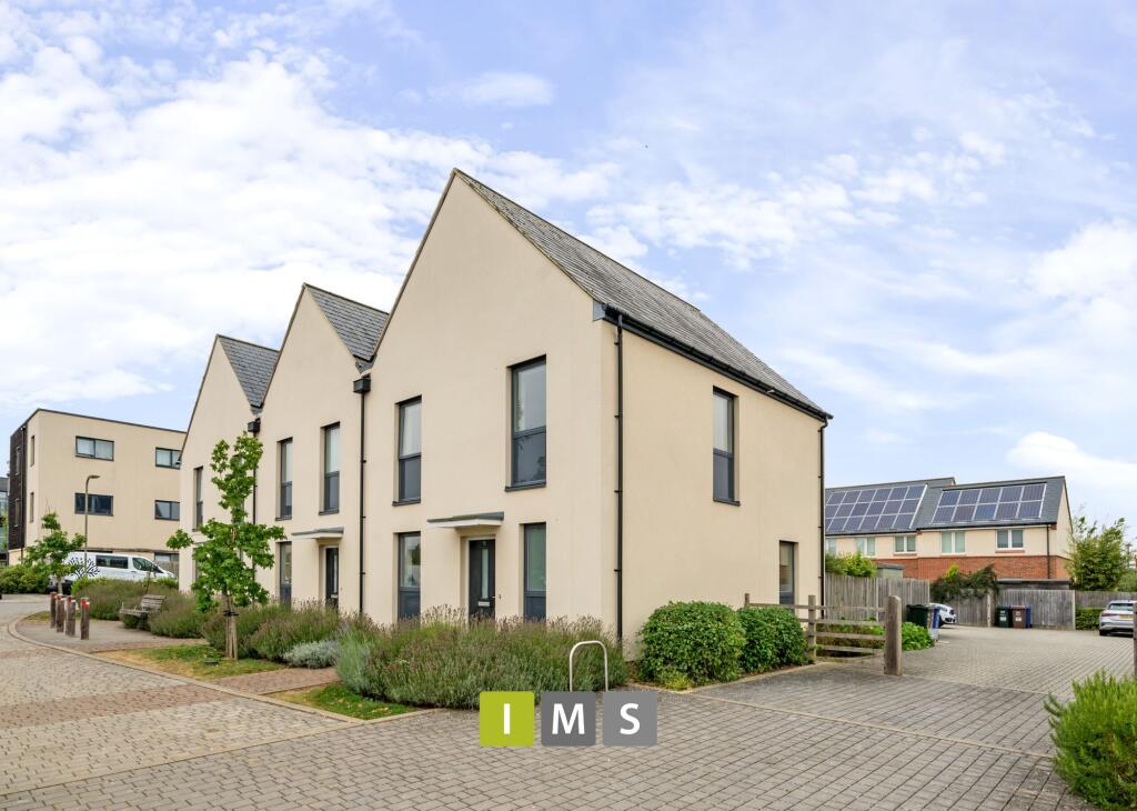 Main image of property: Morello Close, Bicester, OX27