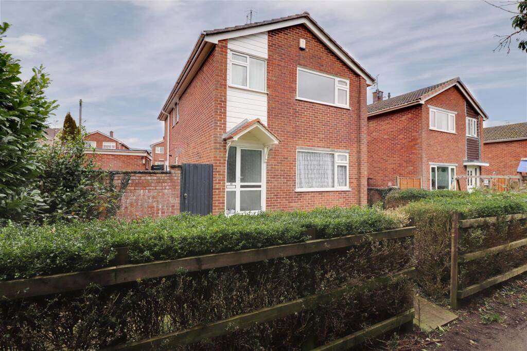 Main image of property: The Beagles, Cashes Green, Stroud